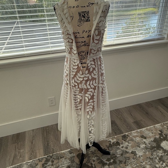 Bronx and Banco Elegant White Lace Midi Dress - Picture 8 of 8